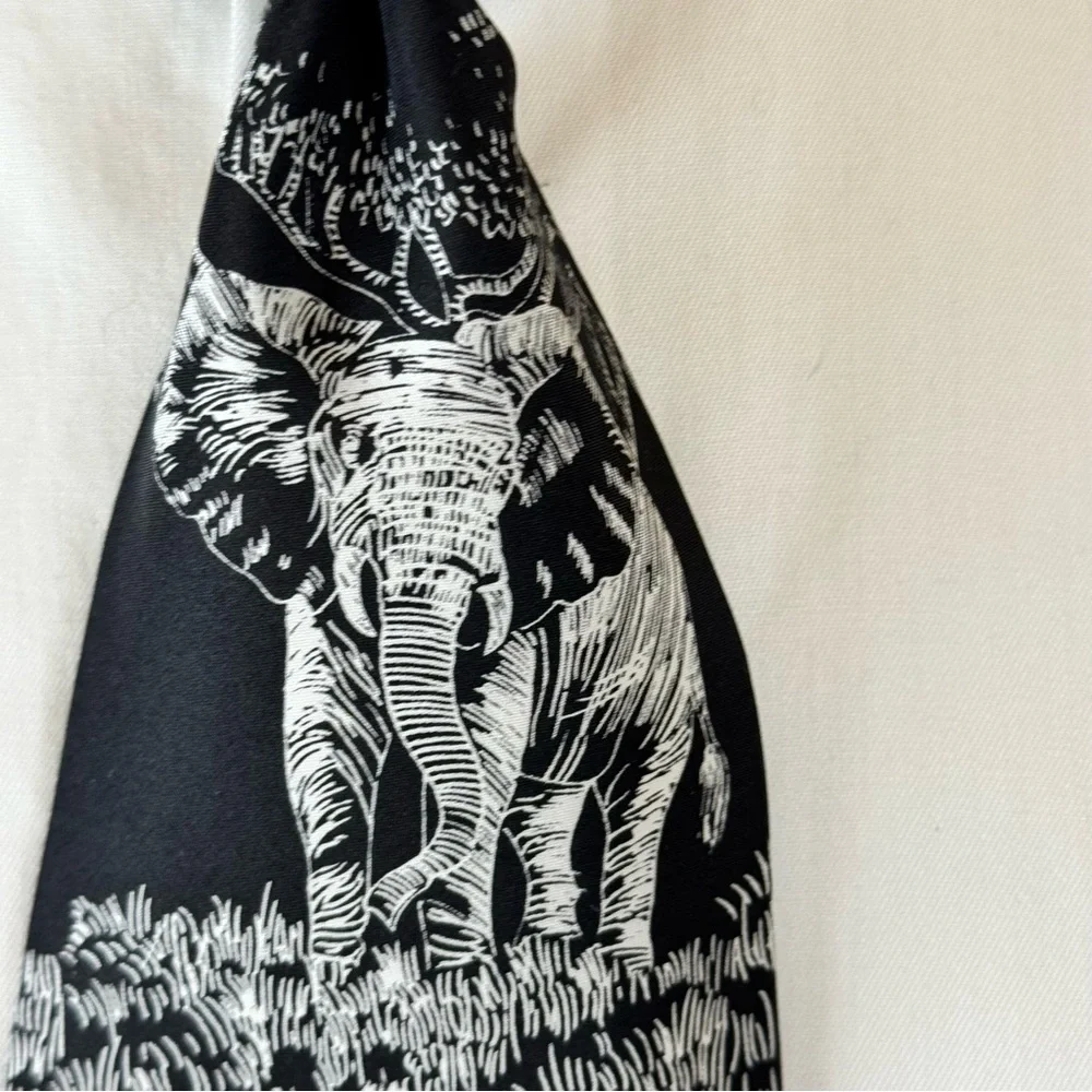 World Wildlife Fund Men's Necktie Black & White Plains Animals Design 160